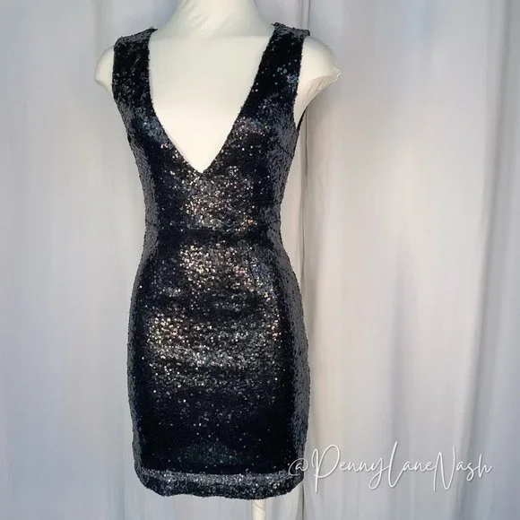 Tobi Gwyn Deep V Neck Sequin Bodycon Dress Black - Picture 2 of 11